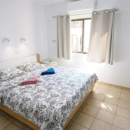 شقة Renovated 2 Bedroom - Seep 7 - Center - Balcony - Free Parking *