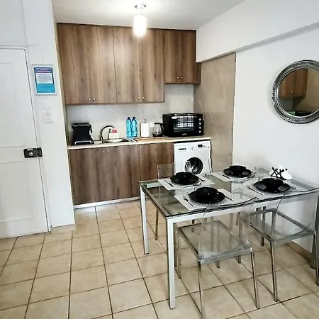 Renovated 2 Bedroom - Seep 7 - Center - Balcony - Free Parking