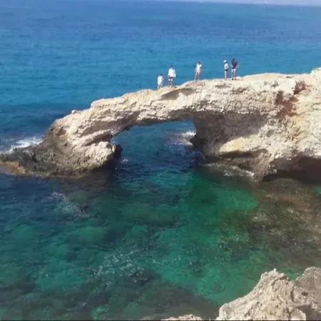 Renovated 2 Bedroom - Seep 7 - Center - Balcony - Free Parking Ayia Napa