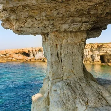 Renovated 2 Bedroom - Seep 7 - Center - Balcony - Free Parking * Ayia Napa